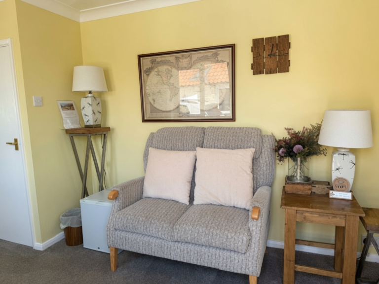 Private guest lounge